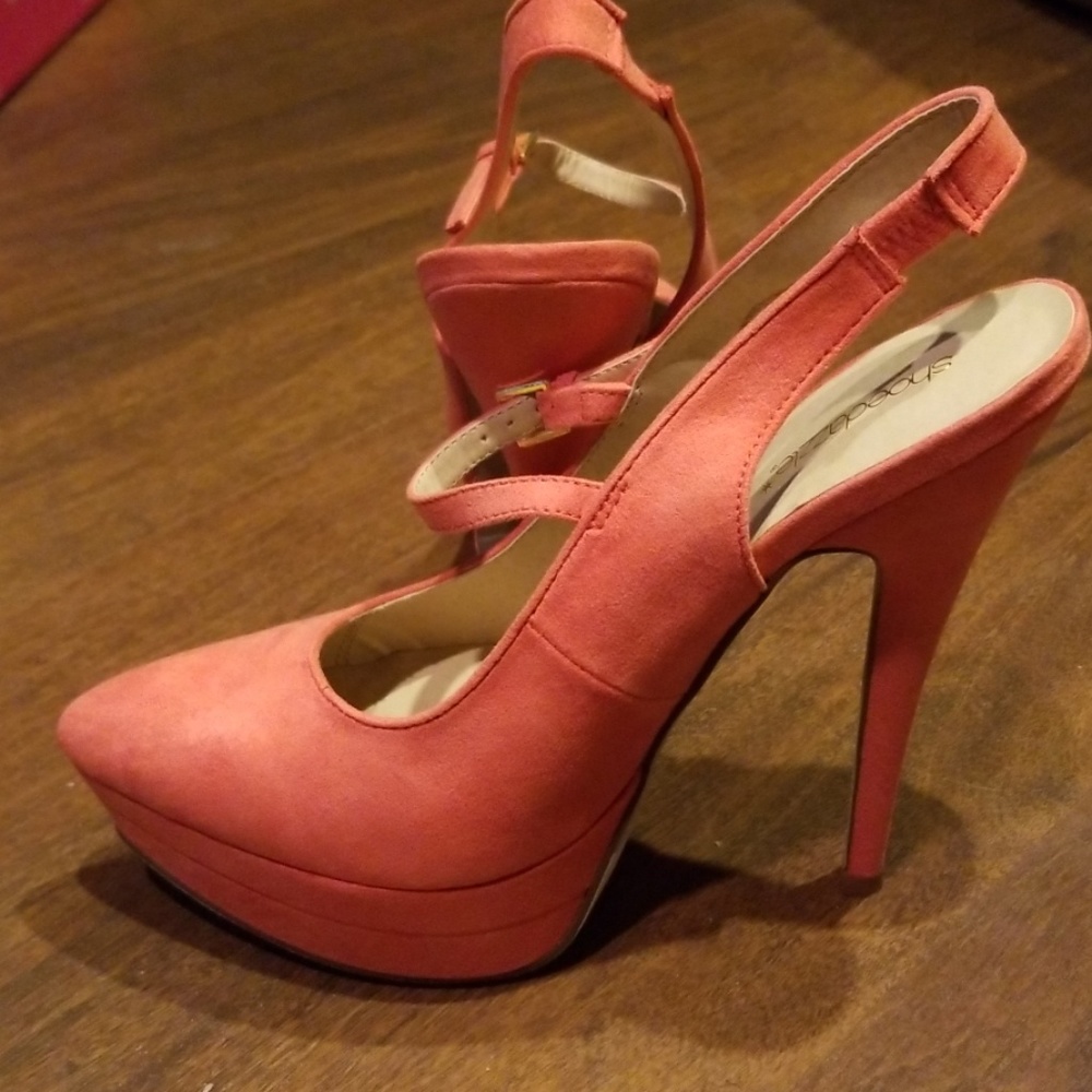 CLOSING FEB 10! Orange Shoedazzle heels NEVER WORN - Picture 2 of 7